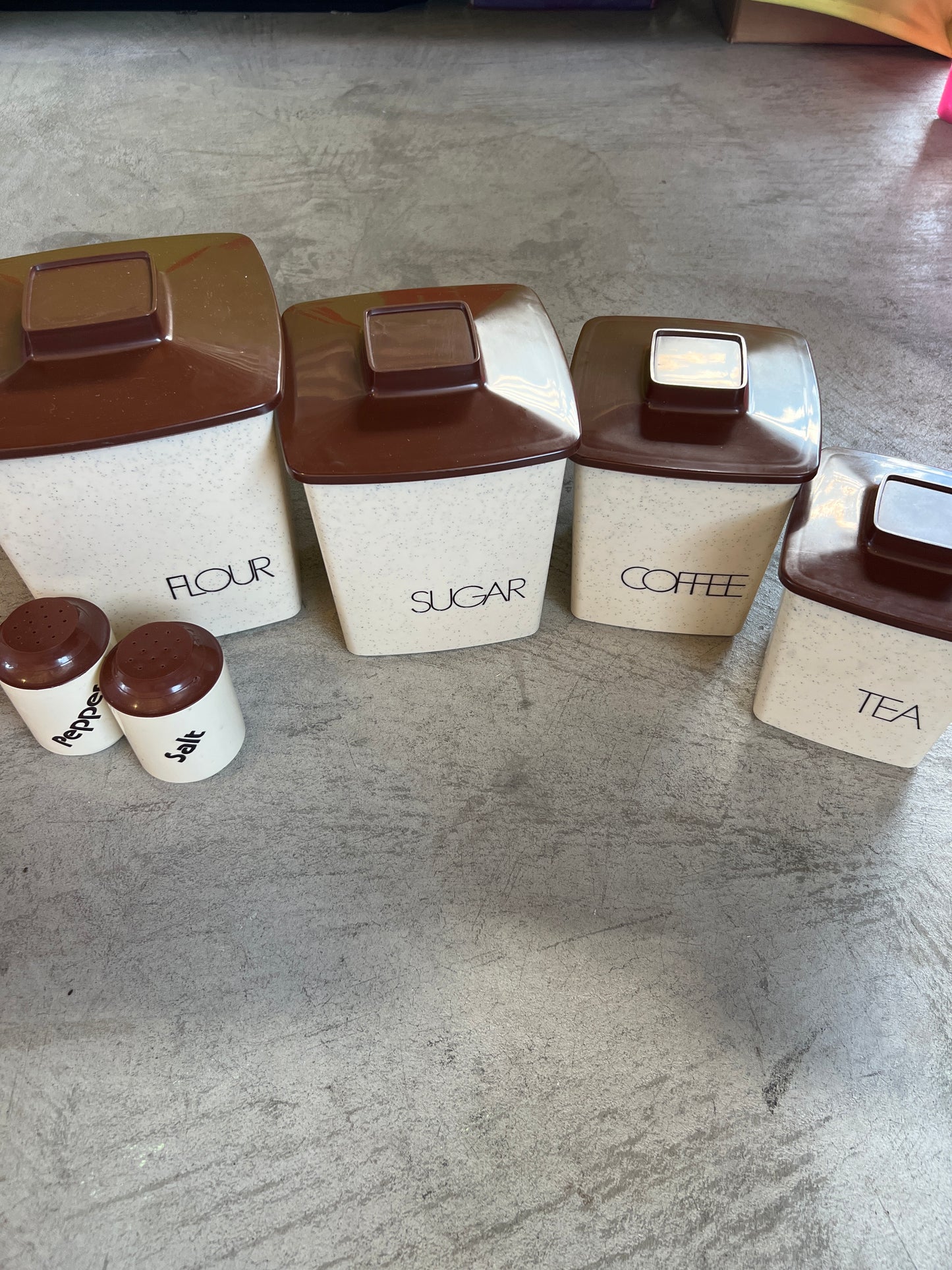 Brown Container Kitchen Set